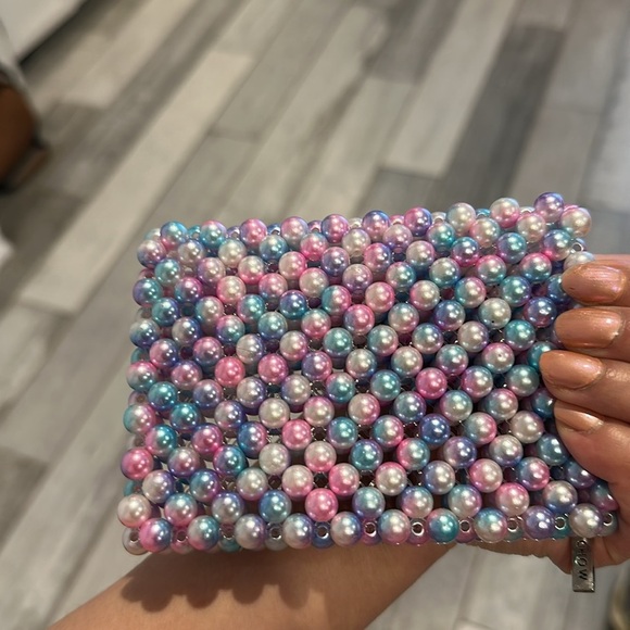 Susanna Chow Pearl Wallet - Picture 2 of 4